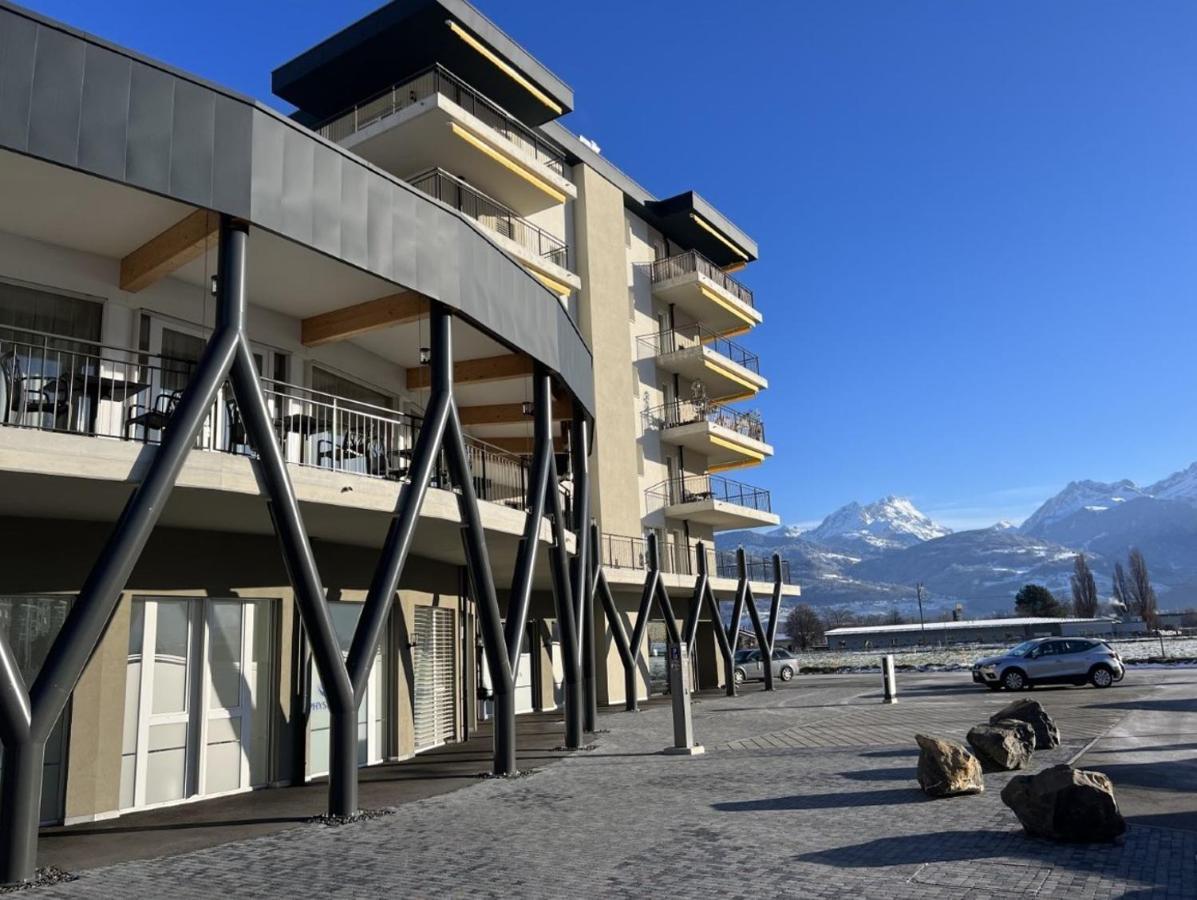Alp Art Hotel Monthey Collombey-Muraz Exterior foto
